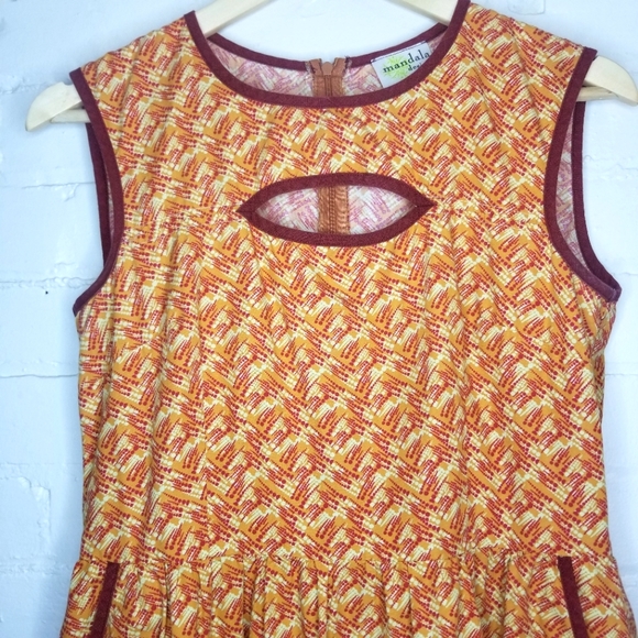 Mandala Design | Cut Out Retro Inspired Dress | M - Picture 2 of 6